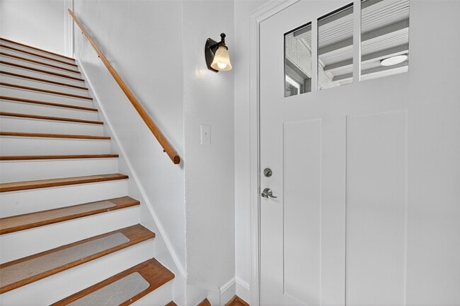 Building Photo - 2328 McClendon St