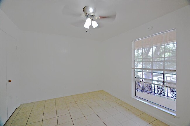 Building Photo - 5704 Edgemoor Dr