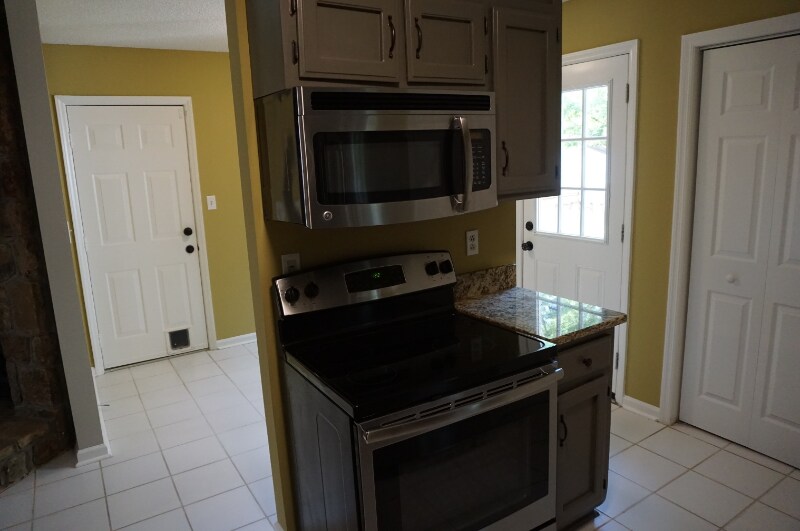 Building Photo - 13254 Dickens Ln