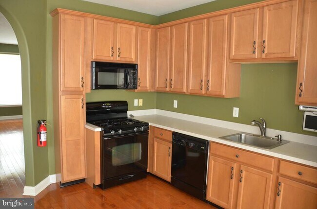 Building Photo - 17 Dogwood Ln