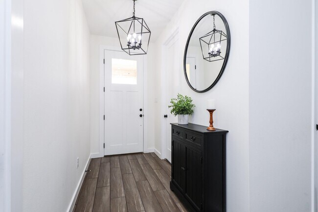 Building Photo - 1419 Calamian Dr