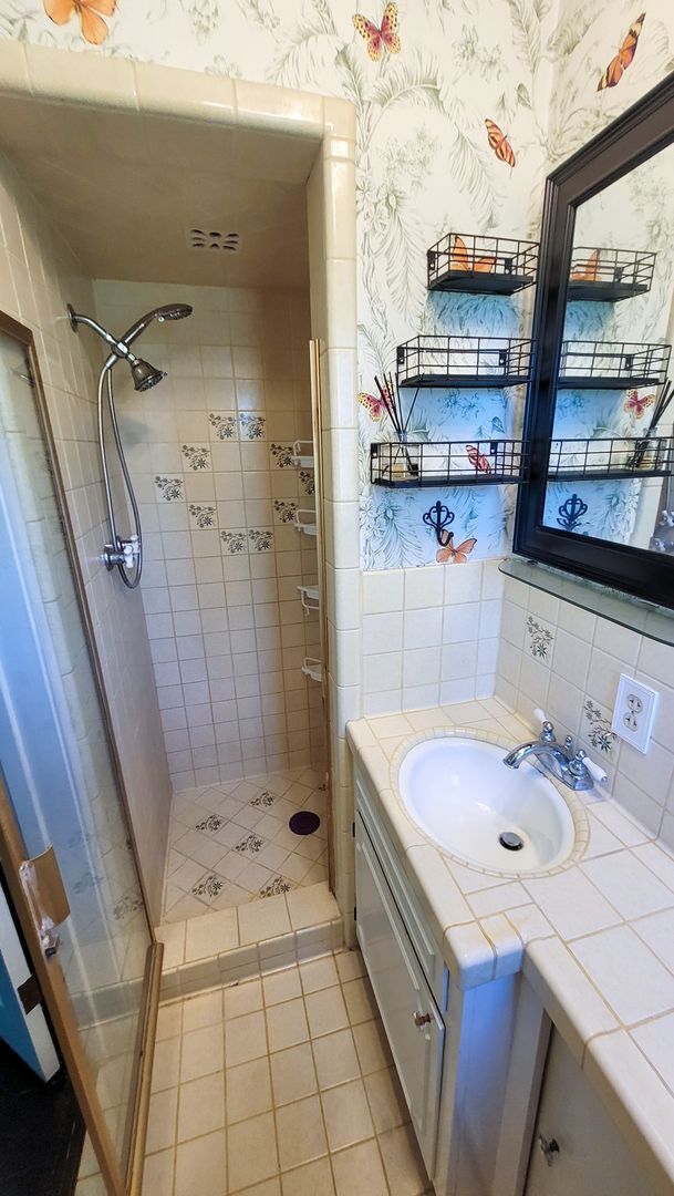 Building Photo - Gorgeous 3 Bed 2 Bath House In Whittier Co...