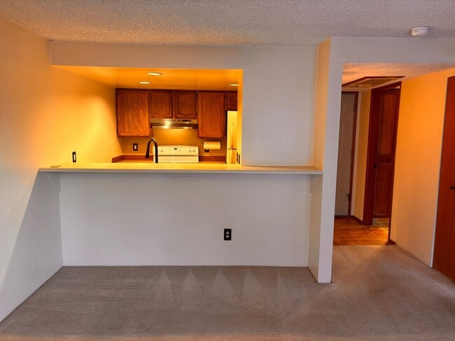 Building Photo - 9625 Independence Dr