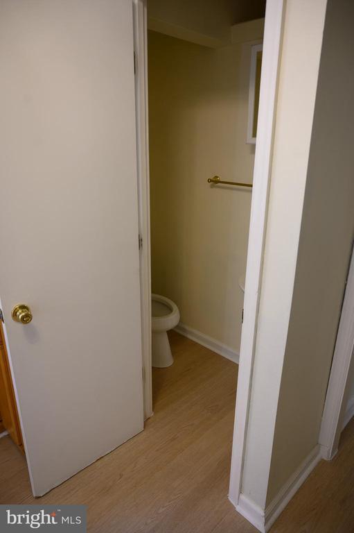 Building Photo - 948 Homeland Dr