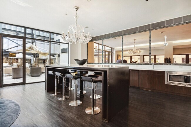 Building Photo - 110 Wall St