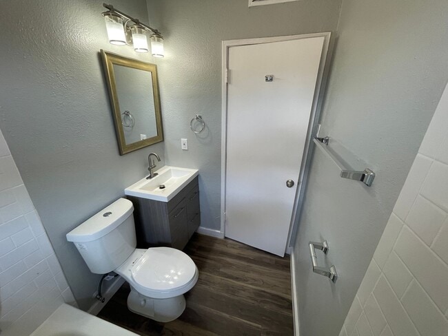Building Photo - MOVE IN SPECIAL-500.00 OFF 1ST MONTHS RENT...