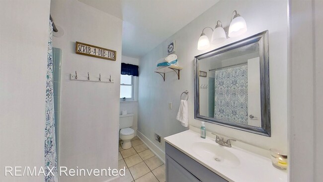 Building Photo - 3 br, 1.5 bath House - 1009 Seymour Dr.