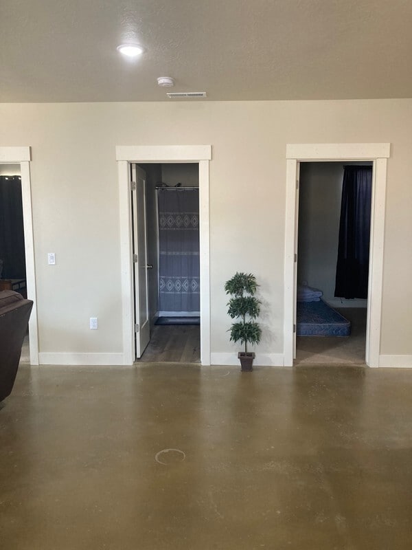 Building Photo - 78 S Fairway Dr