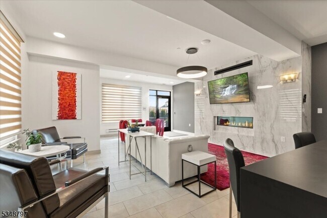 Building Photo - 450 Springfield Ave