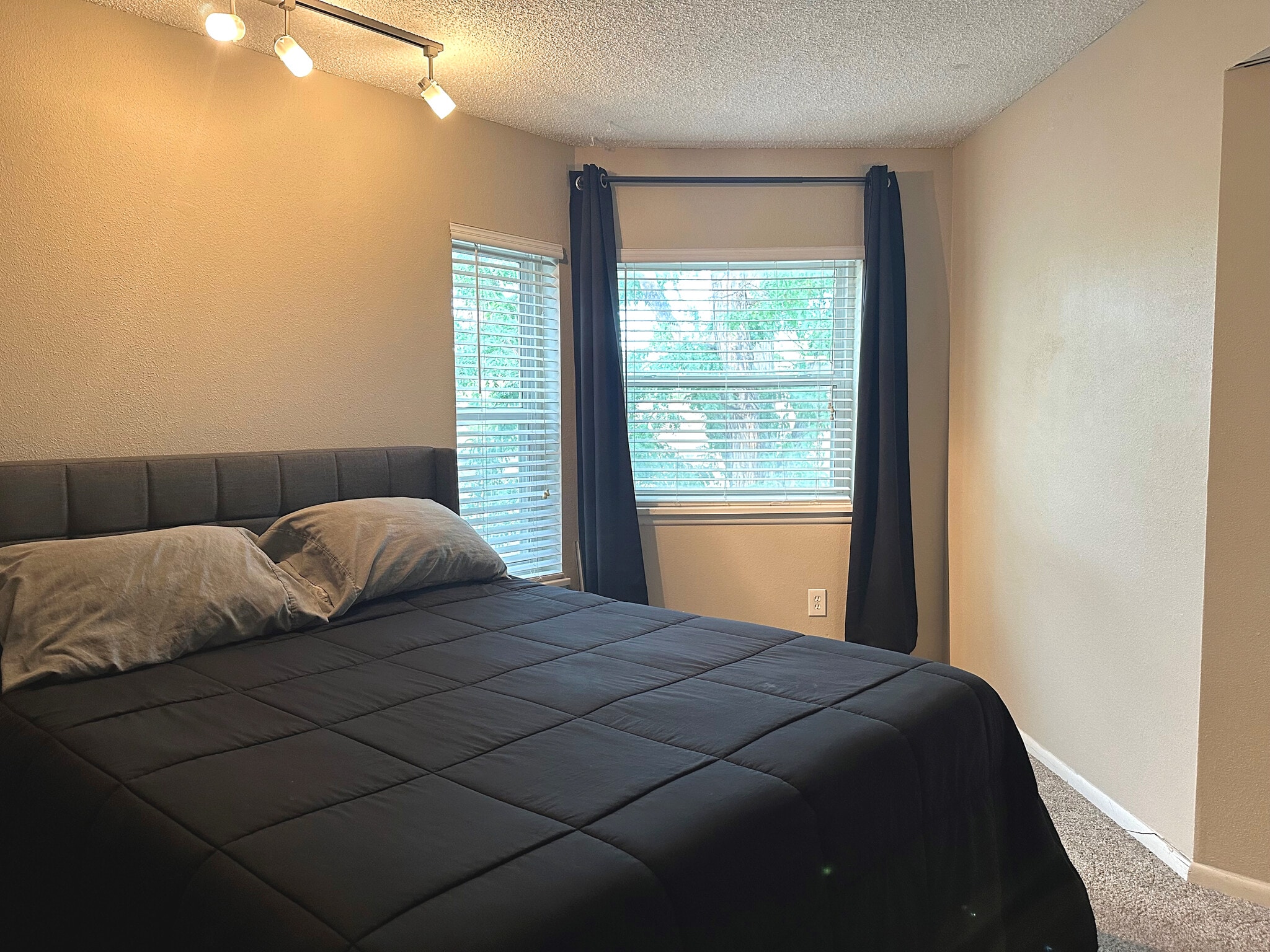 Primary Bedroom - 1226 S Monaco Pky