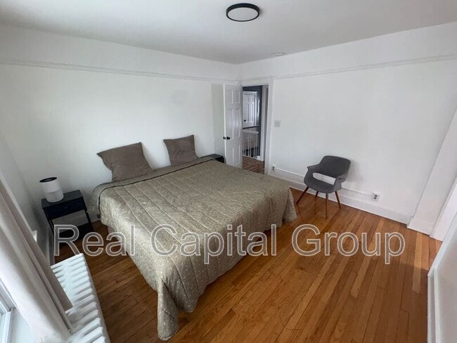 Building Photo - 873 Western Ave