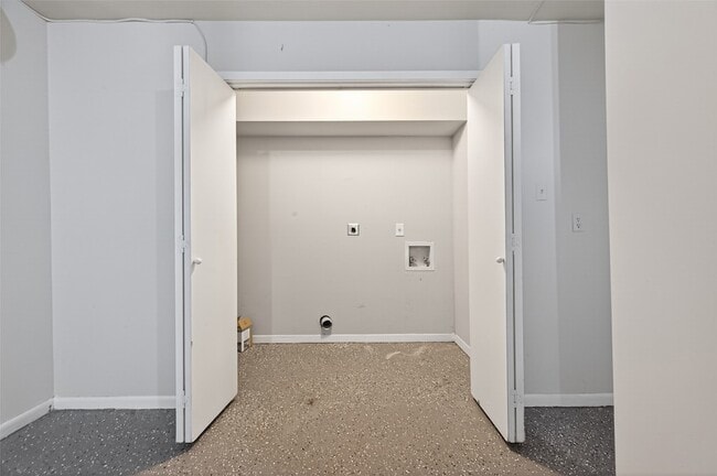 Building Photo - 1114 Augusta Dr