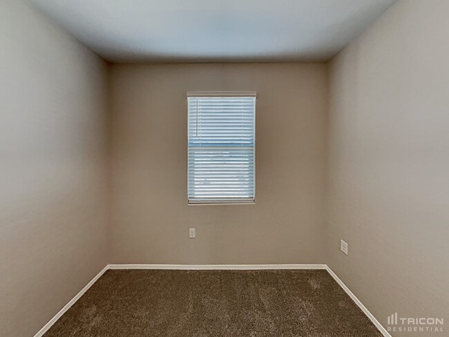 Building Photo - 5165 E Sharbel Rd
