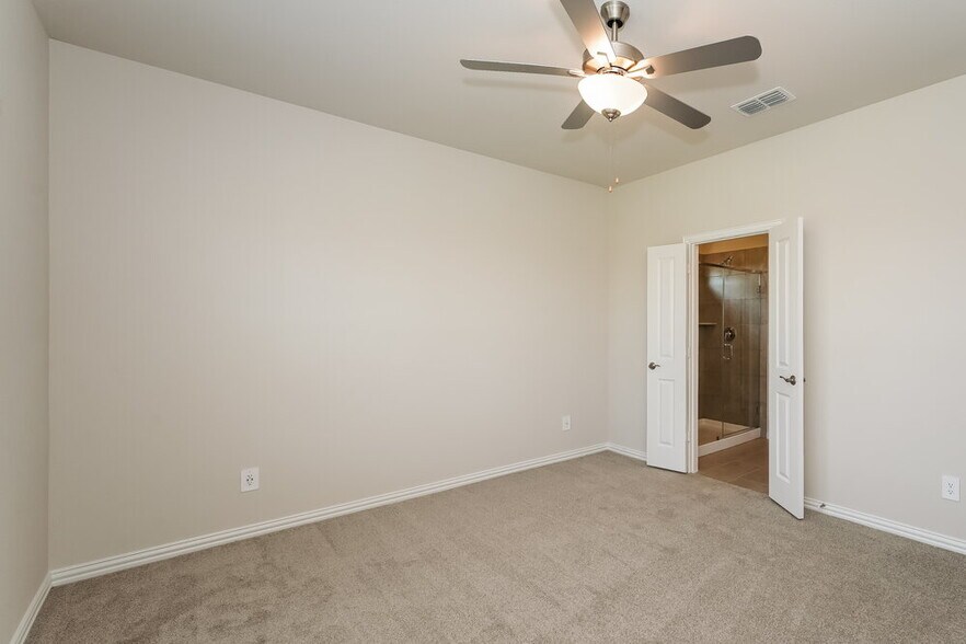 Building Photo - 831 Wisteria Ln