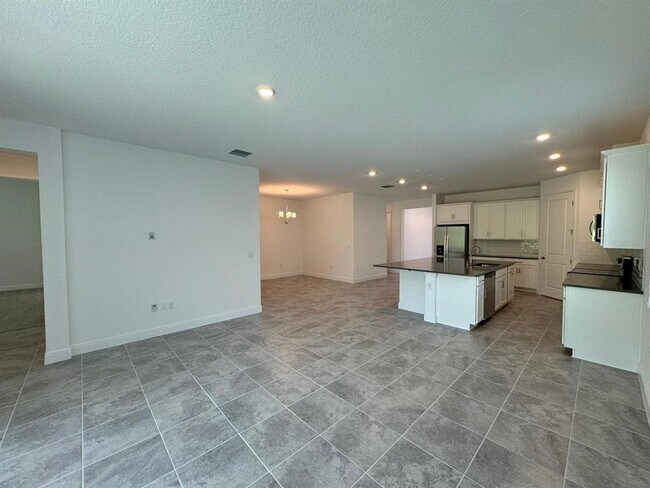 Building Photo - 2041 Axel St