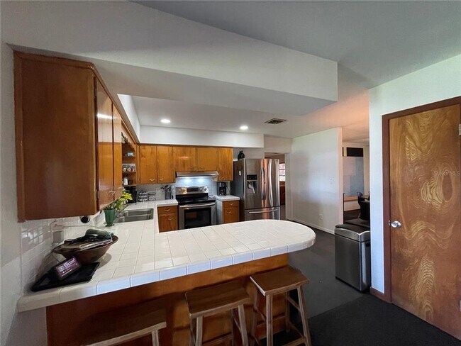 Building Photo - 879 S Terrace Dr