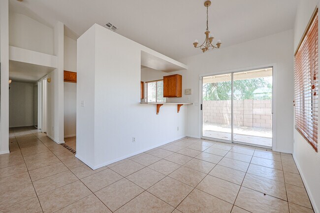 Building Photo - 1850 N 84th Ln