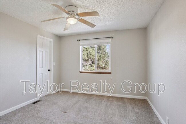 Building Photo - 13324 Umatilla St