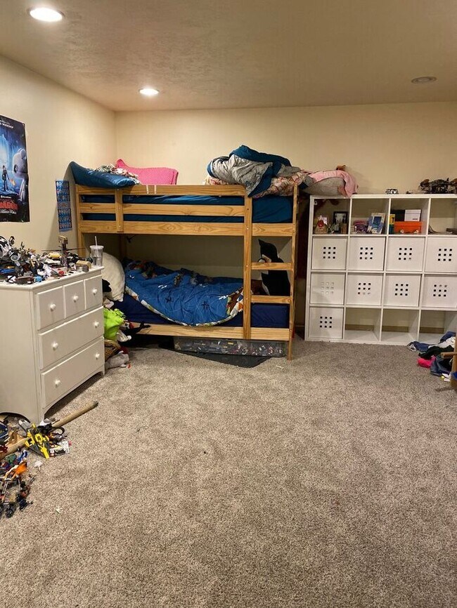 Building Photo - Beautiful 3 bedroom townhome in Draper!