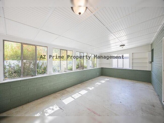 Building Photo - 6521 N 19th Dr