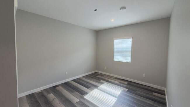 Building Photo - 4965 Imperial Ave