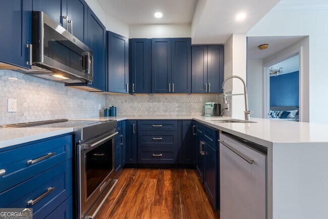 Building Photo - 2161 Peachtree Rd NE