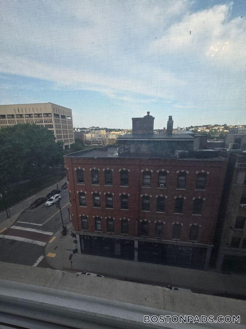 Building Photo - 50 Franklin St