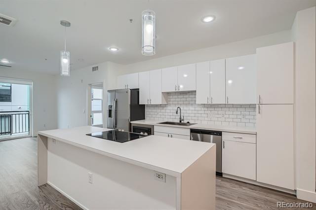 Building Photo - 3500 S Corona St