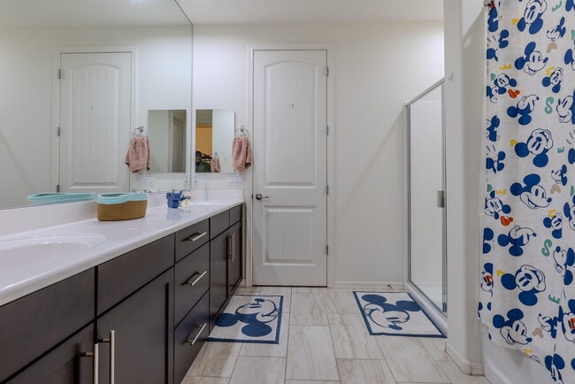 Building Photo - 1064 S Sunset Dr