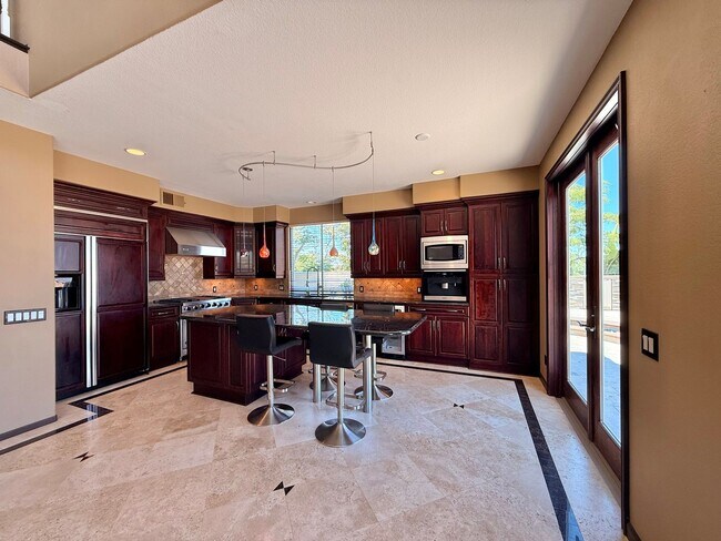 Building Photo - Luxurious Tuscan Style Villa in San Diego - Entertainers Dream!