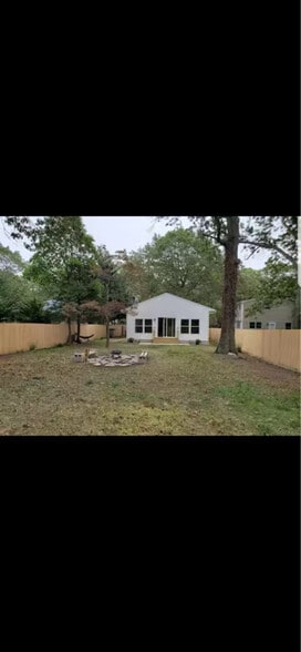 Building Photo - 469 Auborn Ave