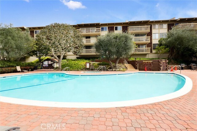 Building Photo - 6542 Ocean Crest Dr