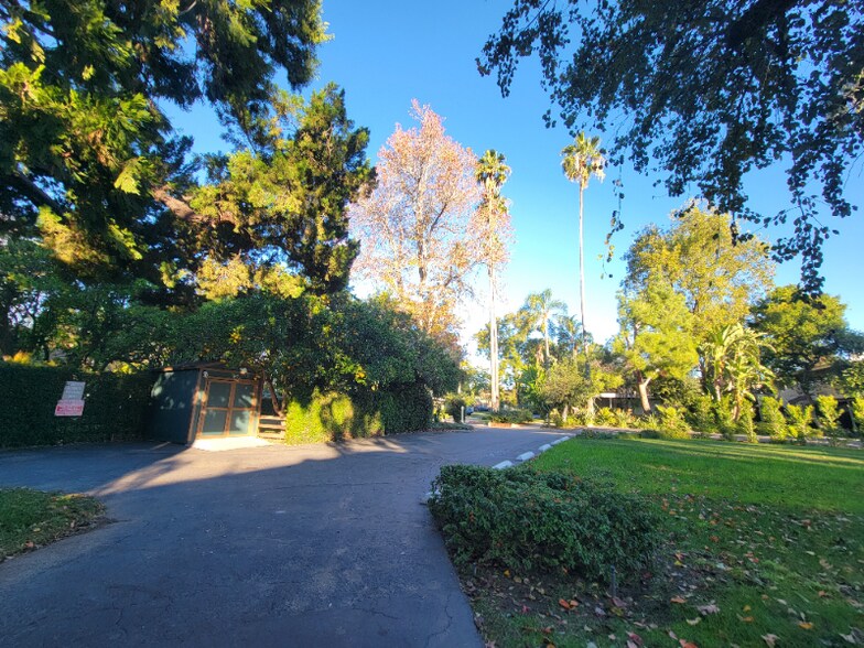 Building Photo - 13644 Leadwell St