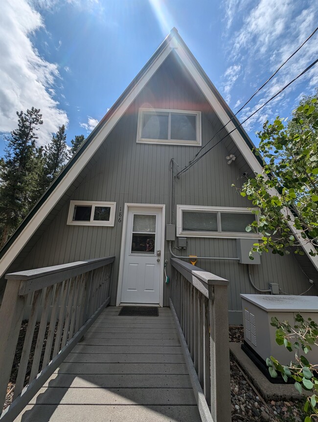 Building Photo - 186 Evans View Dr
