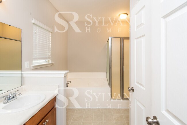 Building Photo - At Last, This Is What You Have Been Searching For!