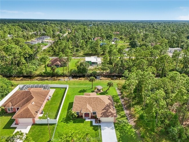 Building Photo - 940 Belmont St E