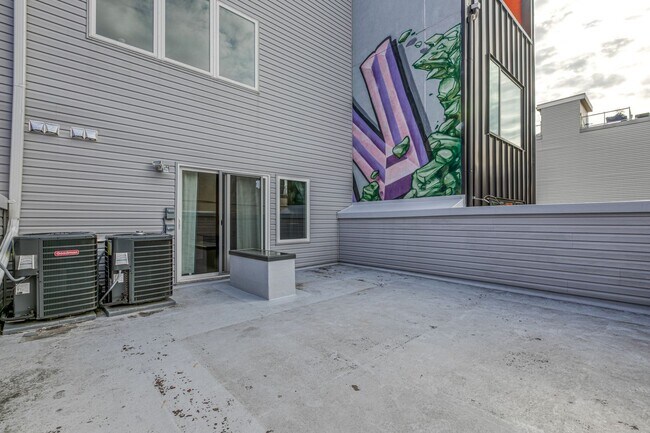 Building Photo - 1314 N Front St