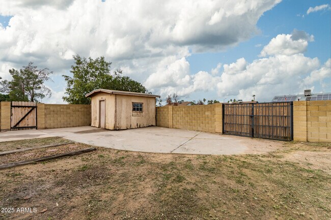 Building Photo - 16043 N 30th Ave