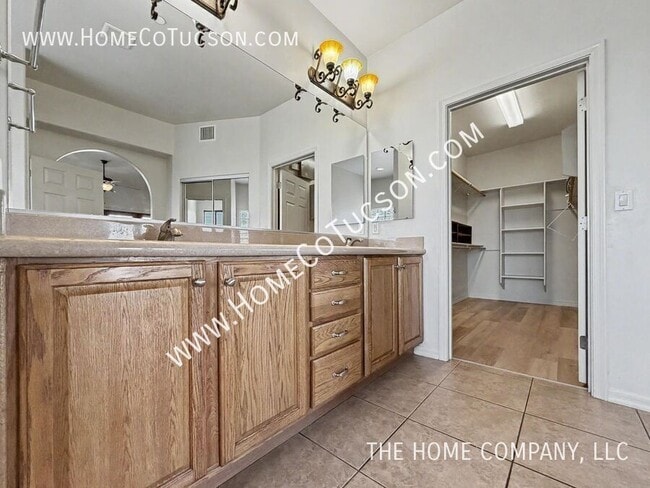 Building Photo - 5544 N Palo Verde Vista Pl