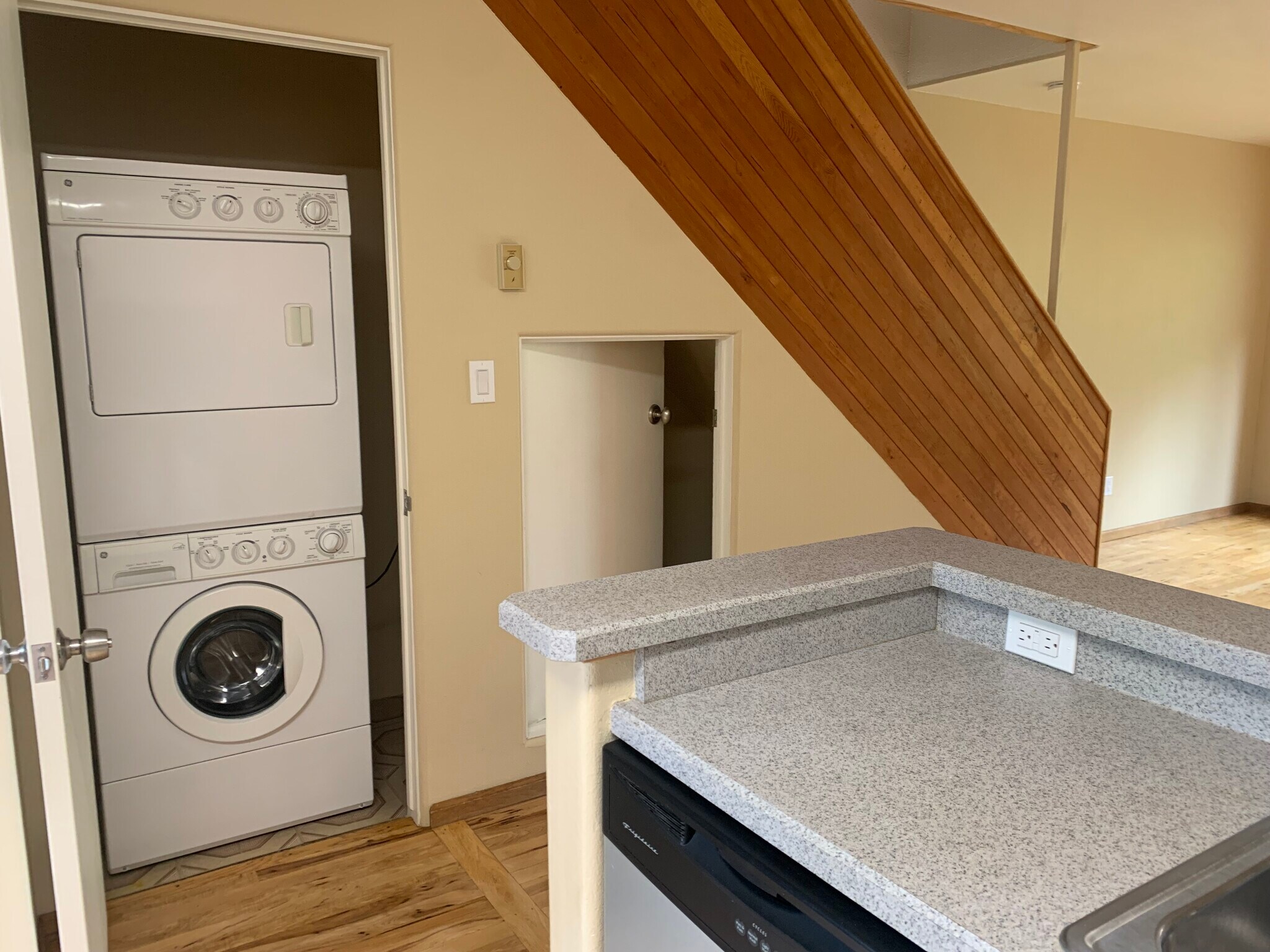 Stacked Washer & Dryer - 3409 Grand Ave