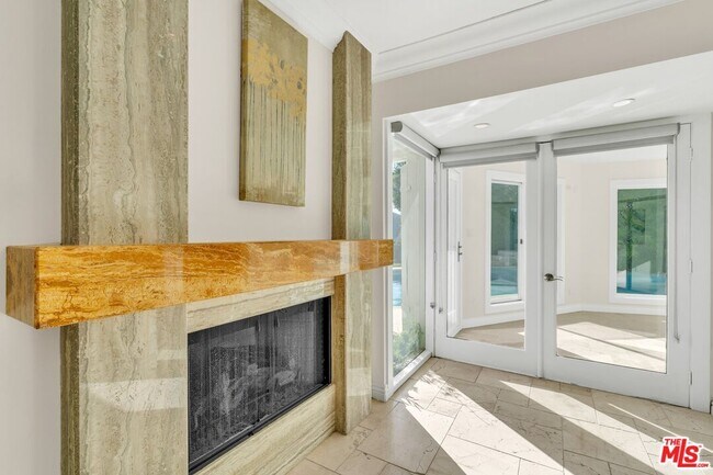 Building Photo - 2177 Summitridge Dr