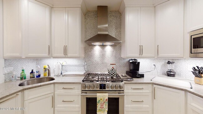 Building Photo - 312 Riviera Dr