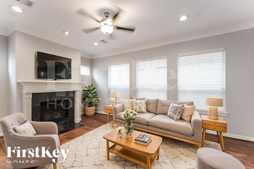 Building Photo - 3215 Holly Thicket Dr