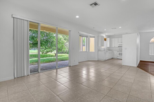 Building Photo - 176 Bellezza Terrace