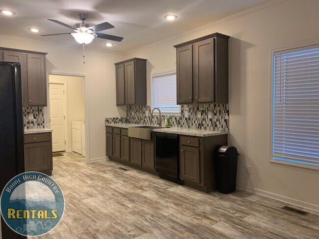 Building Photo - Modern Home Near New Market Center and Downtown Boone