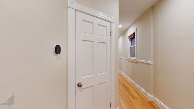 Building Photo - Renovated 2 Bedroom 2 Bath in Columbia Hei...