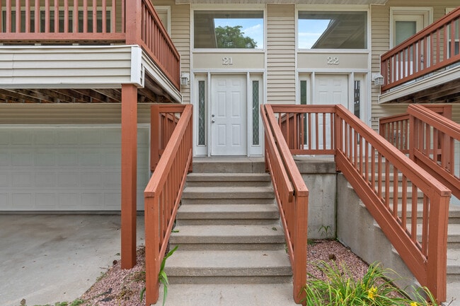 Building Photo - 21 Redtail Bend