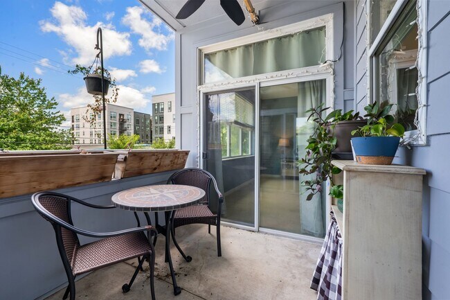 Building Photo - Price Reduced! Downtown Durham 1bd/1ba Corner-Unit Condo with On-Site Personal 1-Car Garage!