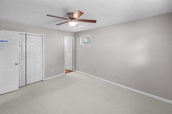 Building Photo - 16766 Lake Cir