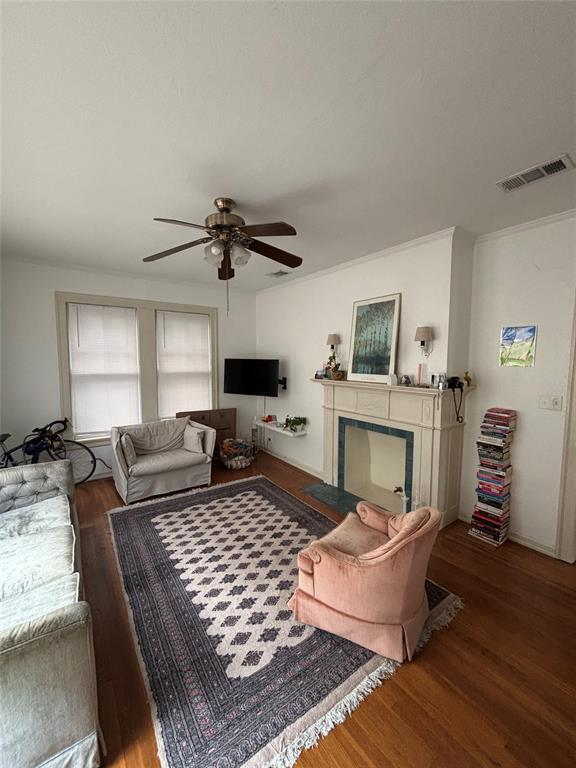 Primary Photo - 1417 W Lynn St